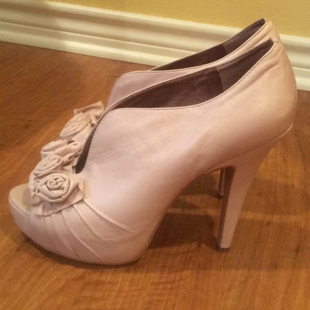 Heels with open toe - Picture 2 of 3